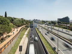 巴塞罗那自行车道交通路径设计 / Batlle i Roig Architectes